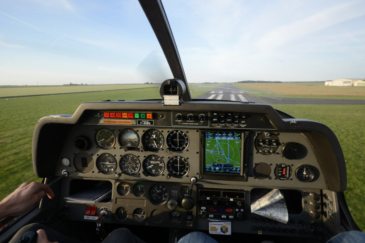 FGSBQ FR400 glass cockpit