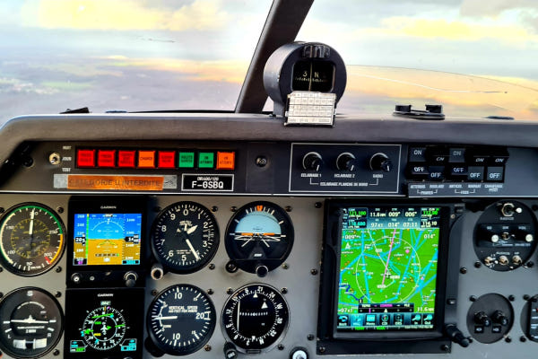 glass cockpit robin dr400